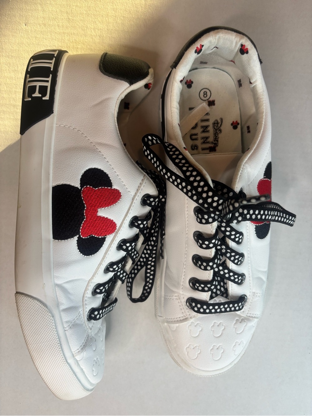 Disney Minnie Mouse Sneakers size 8 women’s
